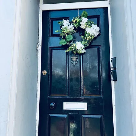 The Georgian Townhouse - 4 Bedrooms - Sleeps 9 Whitehaven