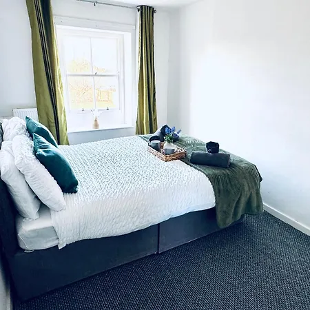 The Georgian Townhouse - 4 Bedrooms - Sleeps 9 * Whitehaven