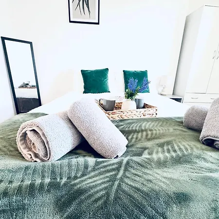 The Georgian Townhouse - 4 Bedrooms - Sleeps 9 Hébergement de vacances Whitehaven